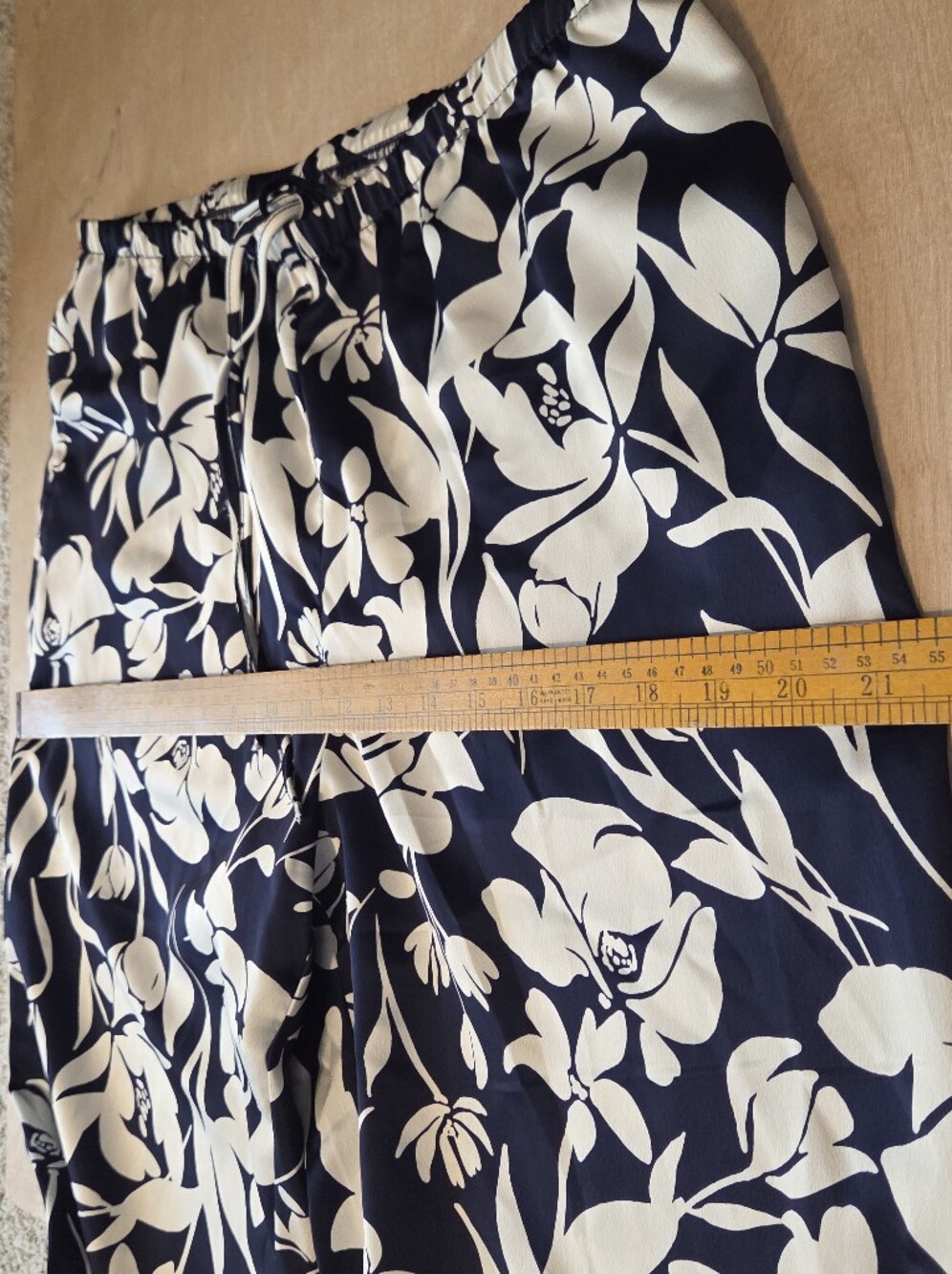 Navy And Cream Floral Wide-Leg Pants - Picture 9 of 14